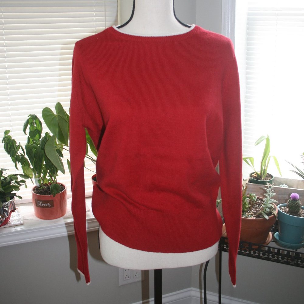 NWT COTTON RED CREWNECK SWEATER L